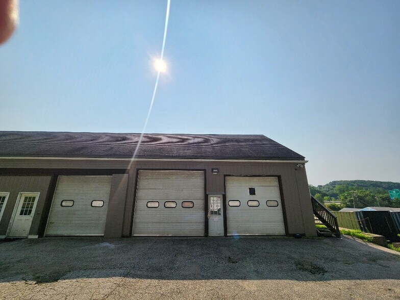More Photos Of 688 Derby Ave, Seymour Warehouse For Lease