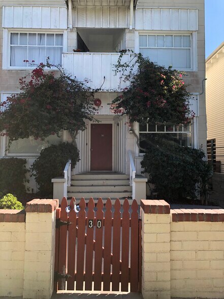 More Photos Of 30 Dudley Ave, Venice Apartments For Sale