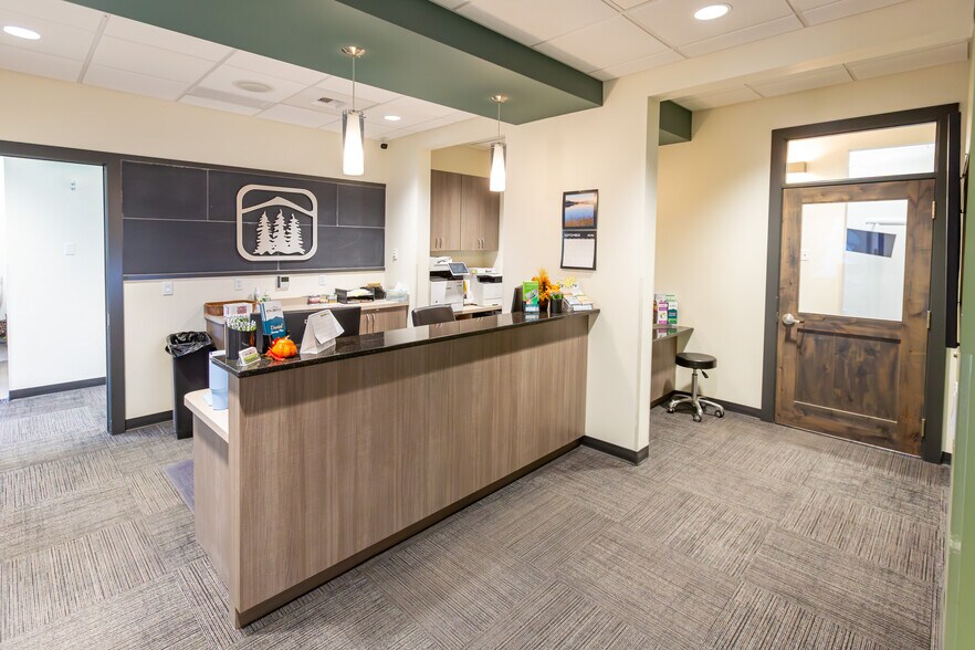 More Photos Of 200 W Railroad Ave, Plains Medical For Sale