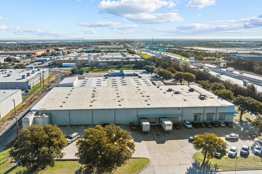 More Photos Of 1101 Avenue G, Arlington Distribution For Lease