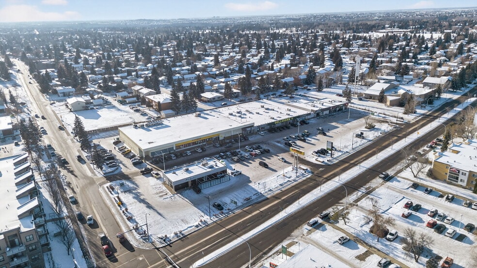 More Photos Of 11411 40th Ave, Edmonton Storefront For Lease