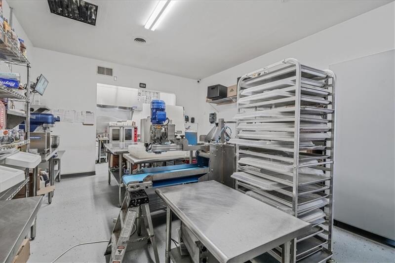 More Photos Of 3058 Washington Pike, Bridgeville Restaurant For Sale