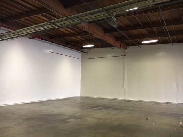 More Photos Of 380 Swift Ave, South San Francisco Warehouse For Lease