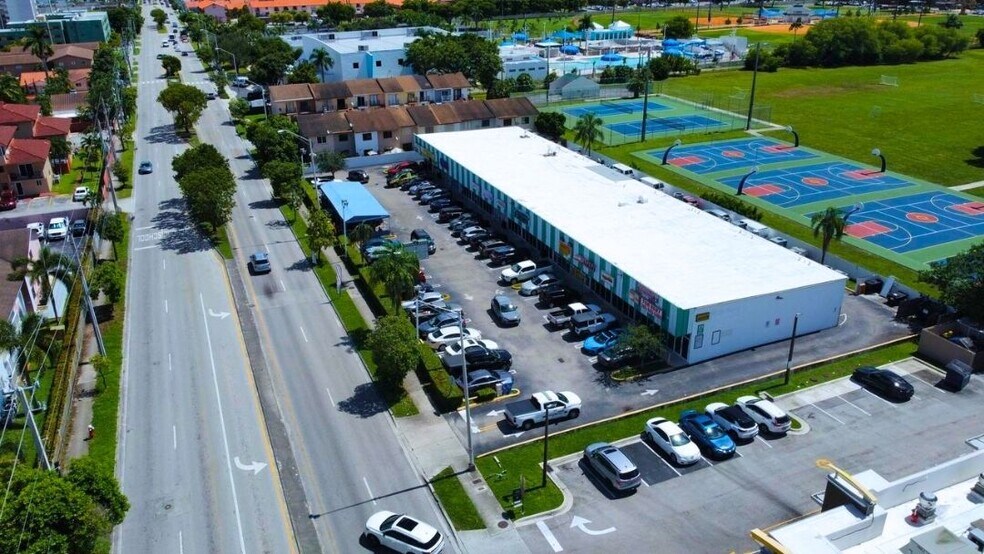 More Photos Of 2350 W 60th Pl, Hialeah Unknown For Lease