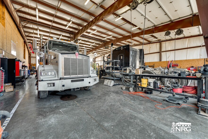 More Photos Of 7300 S County Road 1270, Midland Warehouse For Lease