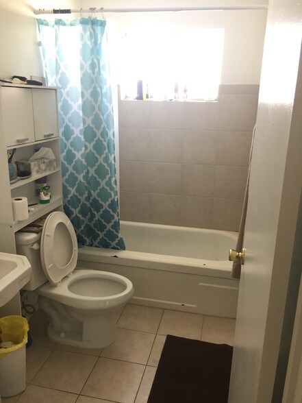 More Photos Of 6820 7th Ave, Rio Linda Apartments For Sale