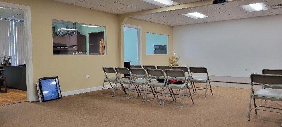 More Photos Of 5680 S Archer Ave, Chicago Loft Creative Space For Lease