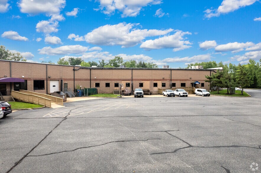 More Photos Of 6 Terri Ln, Burlington Light Distribution For Lease