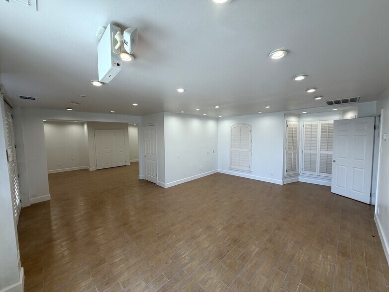 More Photos Of 1111 Paulsun St, San Antonio Light Manufacturing For Lease