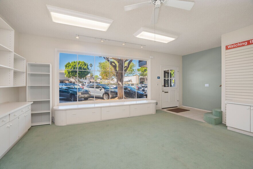 More Photos Of 224 Main St, Seal Beach Storefront For Sale