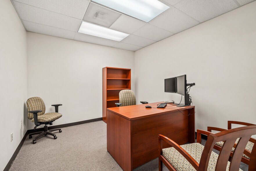 More Photos Of 6992 E Broadway Blvd, Tucson Office For Sale