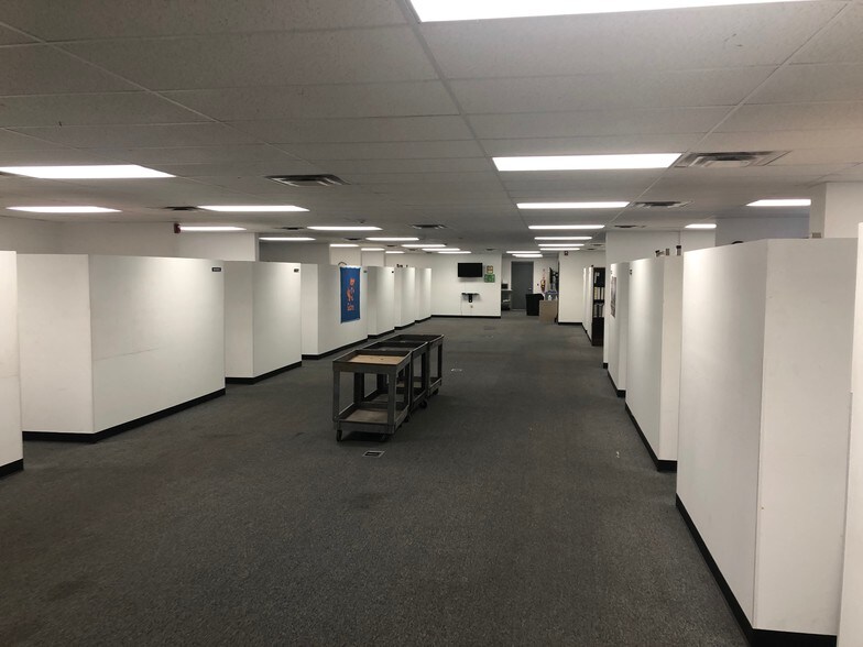 More Photos Of 3121 Hartsfield Rd, Tallahassee Light Manufacturing For Sale