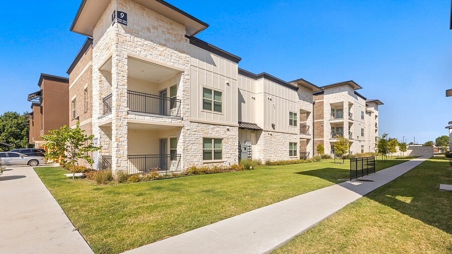 More Photos Of 108 S Highway 175, Seagoville Multifamily For Sale