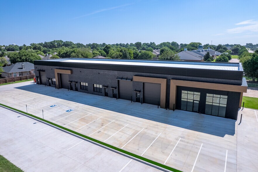 More Photos Of 4701 W Main St, Norman Office For Sale