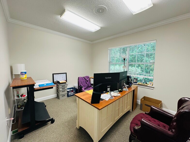 More Photos Of 6817 Southpoint Pky, Jacksonville Office For Sale
