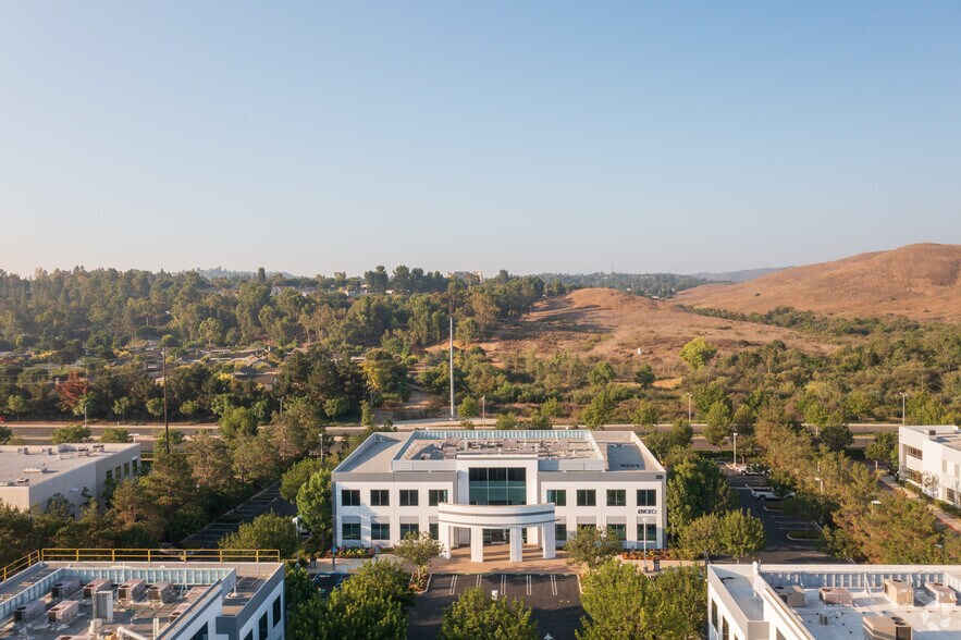 More Photos Of 320 Goddard Way, Irvine Loft Creative Space For Sale