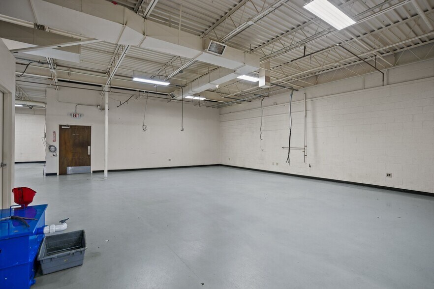 More Photos Of 157 Industrial Dr, King Warehouse For Lease