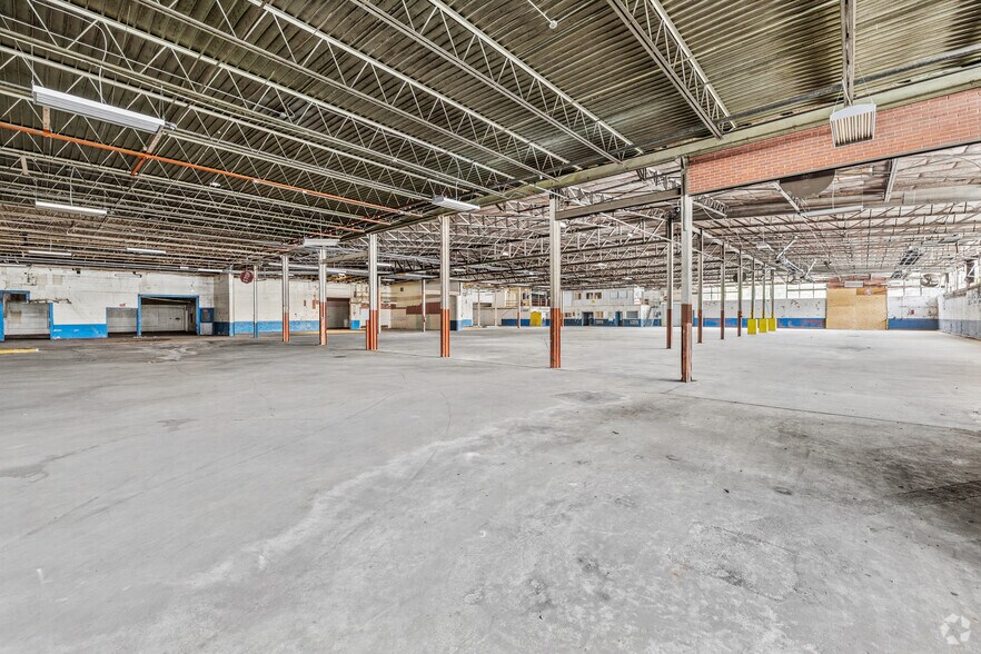 More Photos Of 500 S Chippewa St, Lumberton Warehouse For Sale