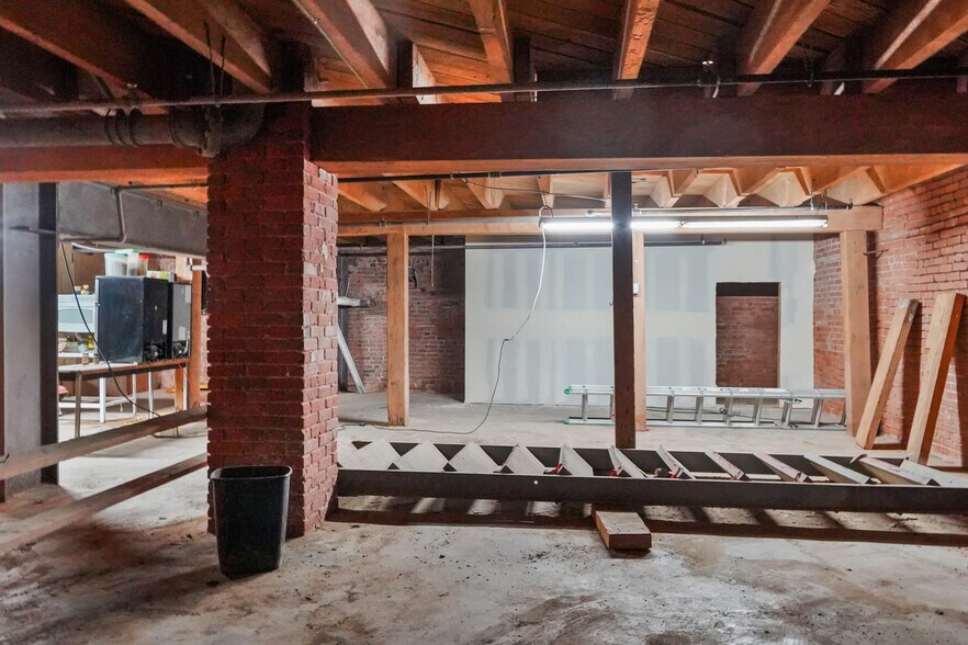 More Photos Of 3310 S Main St, Los Angeles Warehouse For Lease