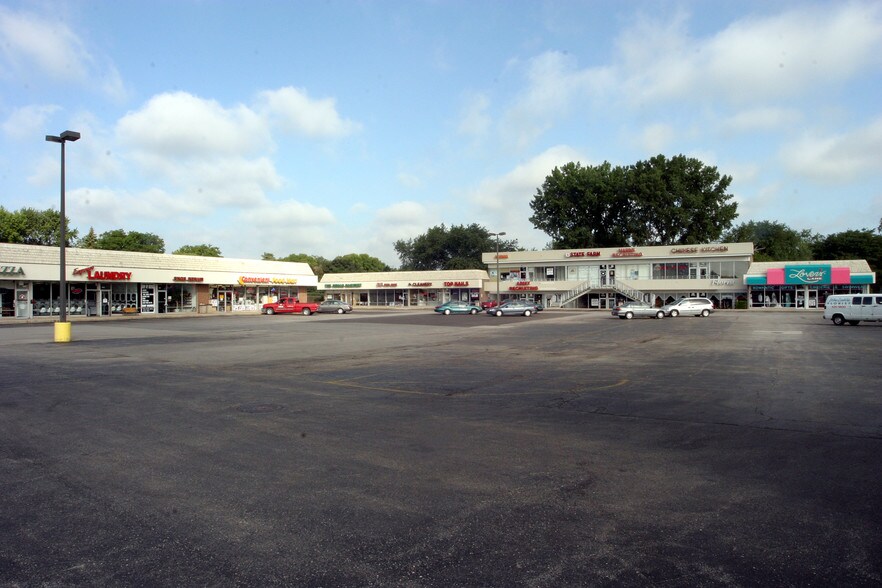 More Photos Of 1001-1037 W Ogden Ave, Naperville Unknown For Lease