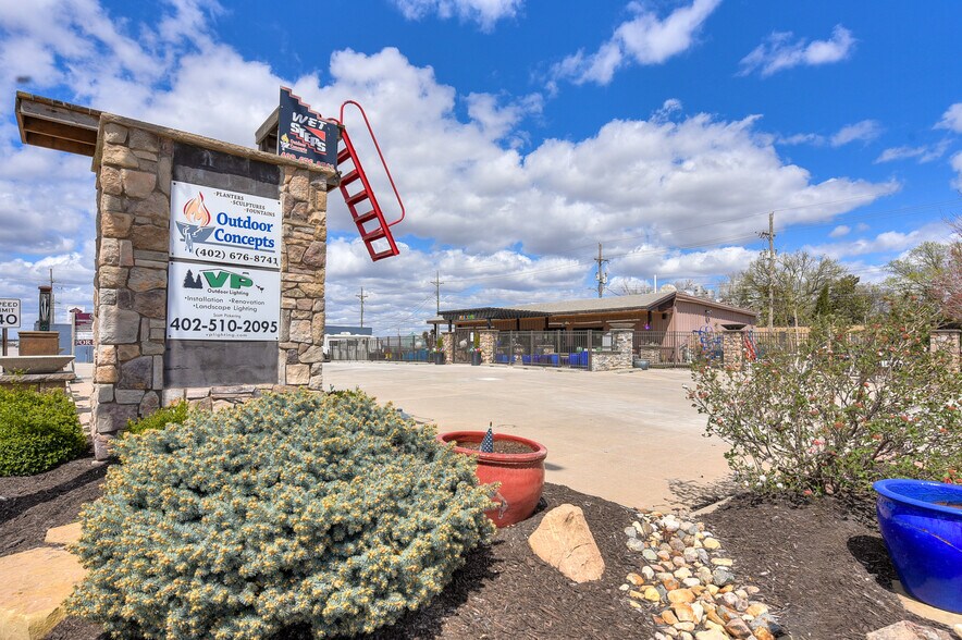More Photos Of 110 W Reichmuth Rd, Valley Freestanding For Sale