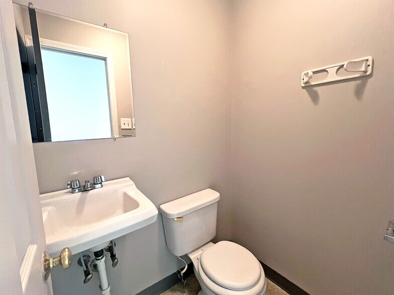 More Photos Of 2931 Maple St, Erie Multifamily For Sale