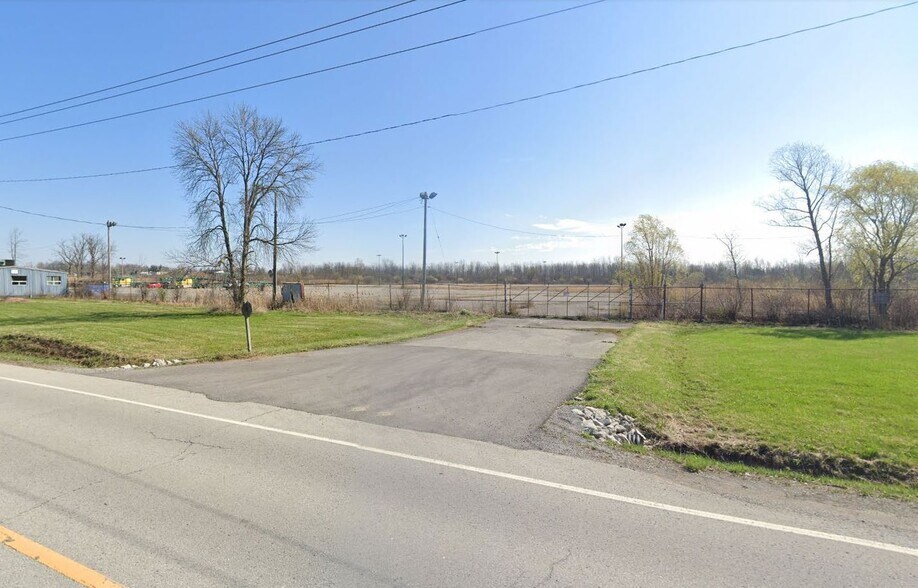 More Photos Of 900 Helena St, Fort Erie Land For Lease