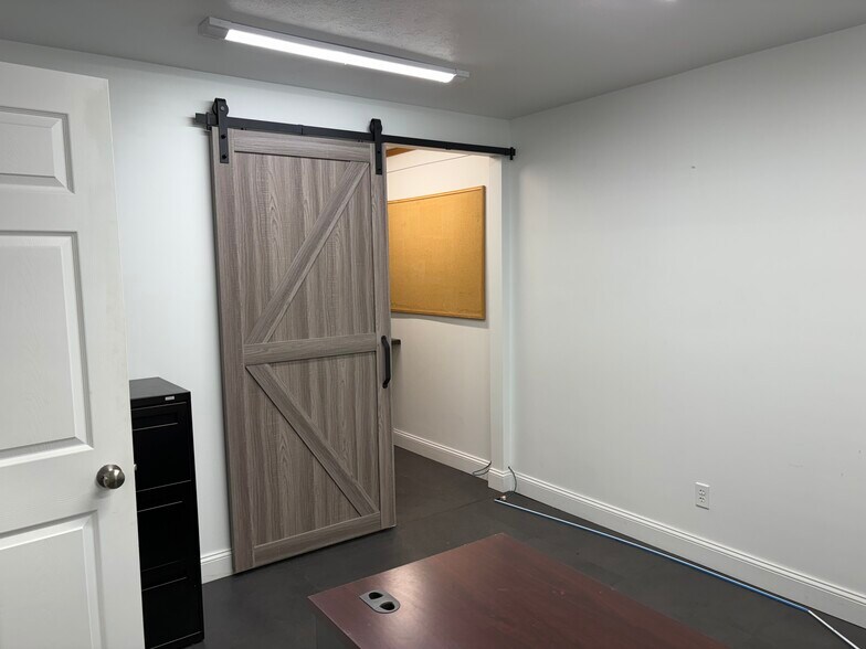 More Photos Of 2905 N Lincoln Rd, Escanaba General Retail For Sale