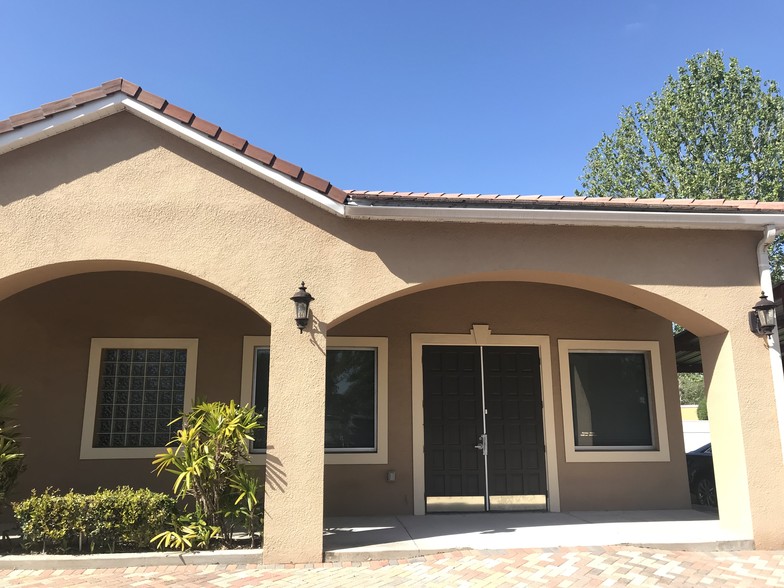 More Photos Of 6143 S Orange Blossom Trl, Orlando Loft Creative Space For Sale