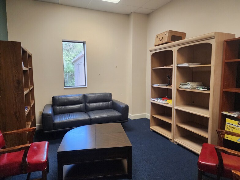 More Photos Of 2030 W Fletcher Ave, Tampa Office For Lease
