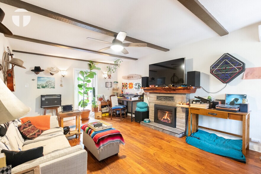 More Photos Of 2016 U St, Sacramento Apartments For Sale