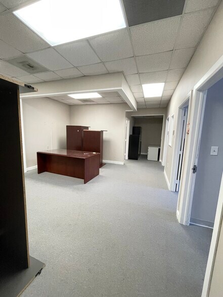 More Photos Of 4237 Salisbury Rd, Jacksonville Unknown For Lease