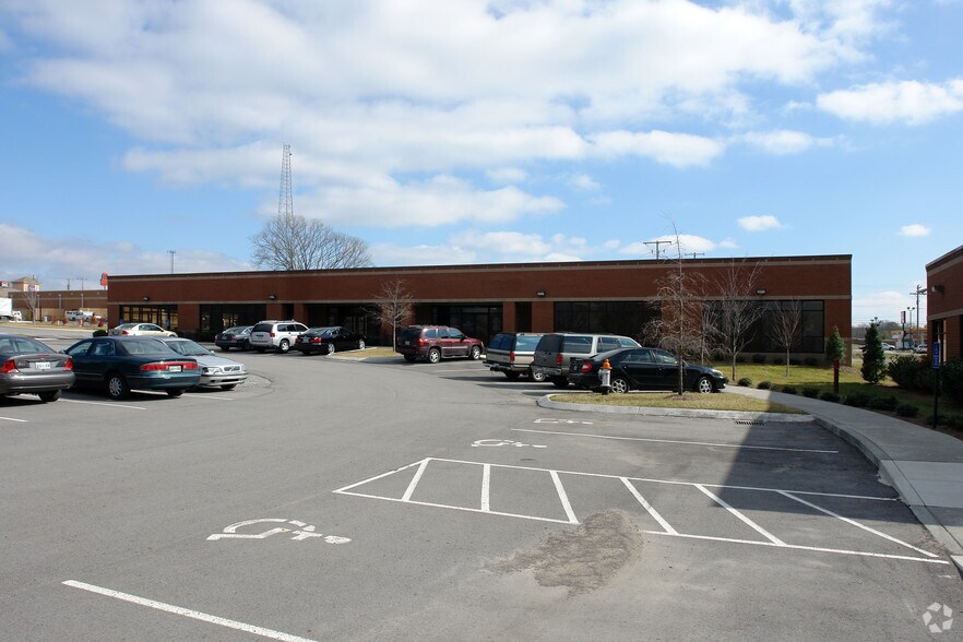 More Photos Of 213 W Maplewood Ln, Nashville Office Residential For Sale