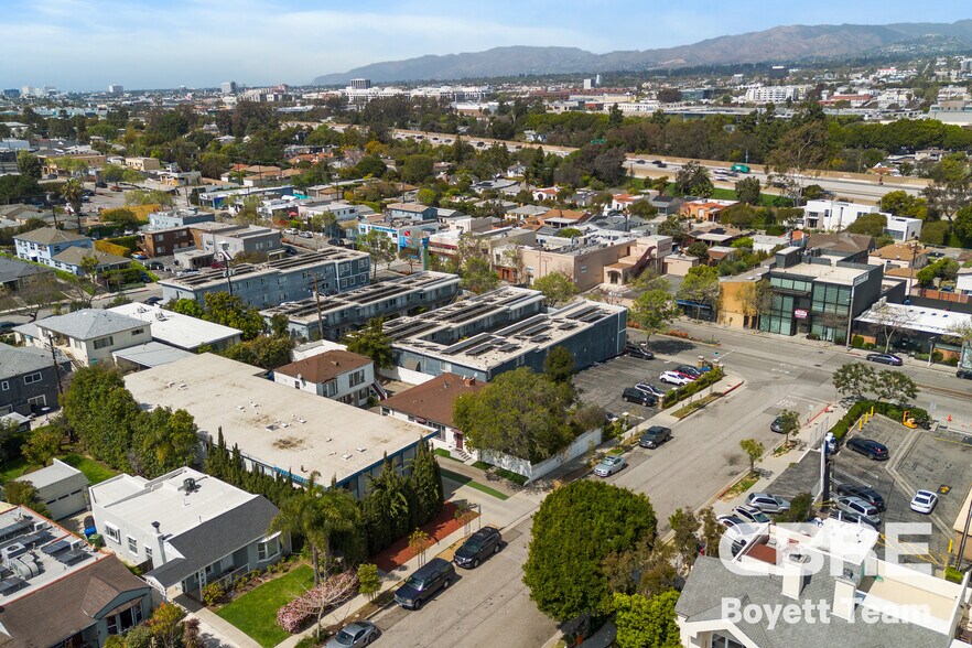 More Photos Of 2302 32nd St, Santa Monica Apartments For Sale