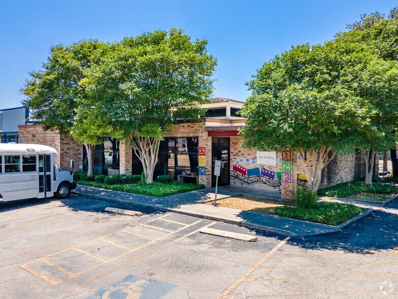 More Photos Of 903 S WW White Rd, San Antonio Loft Creative Space For Sale