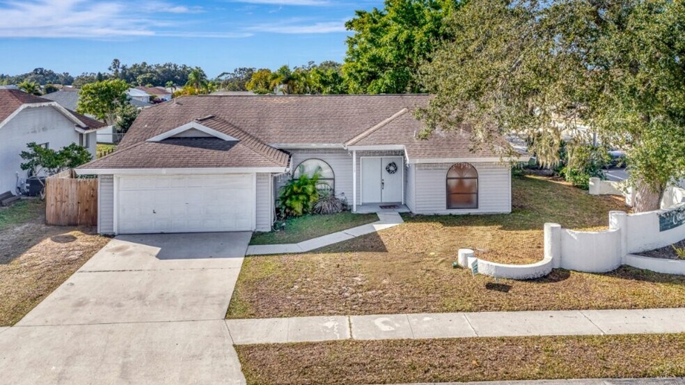 More Photos Of 6048 Florida Cir S, Apollo Beach Specialty For Sale