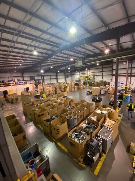 More Photos Of 12304 Cary Cir, La Vista Warehouse For Lease