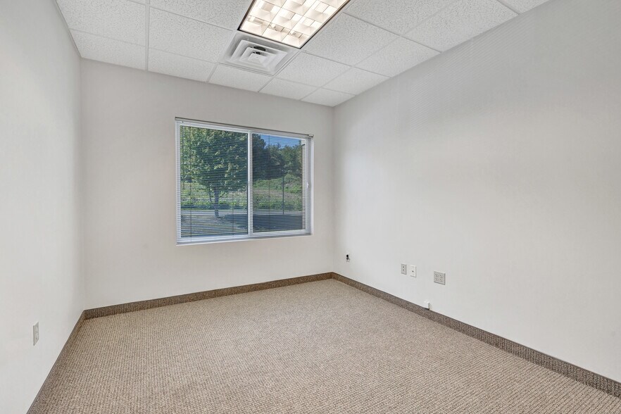 More Photos Of 1449 Old Waterbury Rd, Southbury Office For Sale