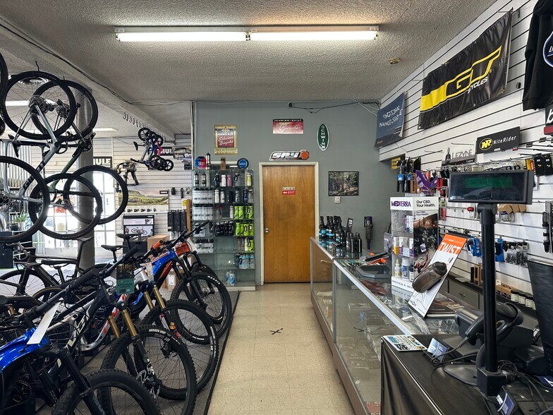 More Photos Of 451 N Harbor Blvd, La Habra Freestanding For Sale