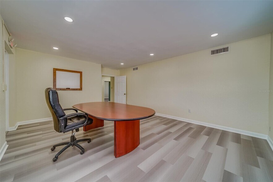 More Photos Of 1275 Cleveland St, Clearwater Medical For Lease