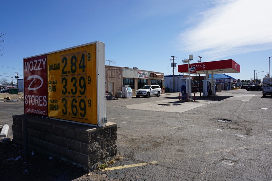 More Photos Of 754 Peoria St, Aurora Service Station For Sale