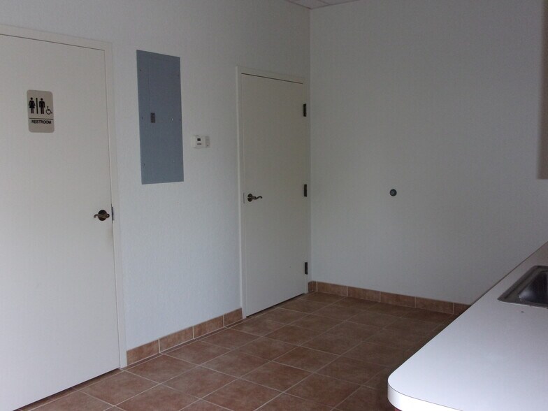 More Photos Of 305 Skyline Dr, Lady Lake Medical For Lease