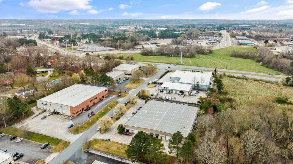 More Photos Of 1150 Alpha Dr, Alpharetta Distribution For Lease
