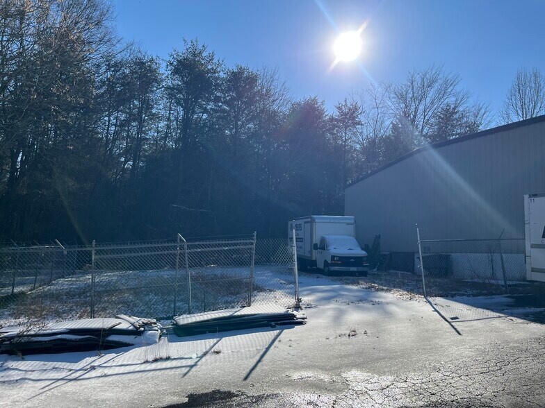 More Photos Of 1477 N Barkley Rd, Statesville Warehouse For Lease