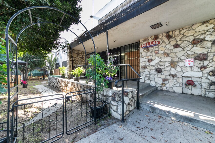 More Photos Of 15001 S Figueroa St, Gardena Distribution For Lease