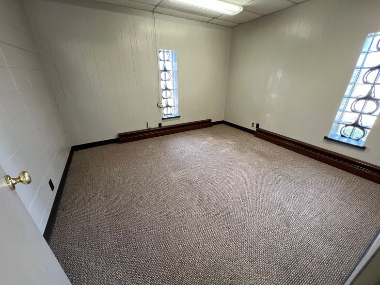 More Photos Of N90W14635 Commerce Dr, Menomonee Falls Manufacturing For Sale