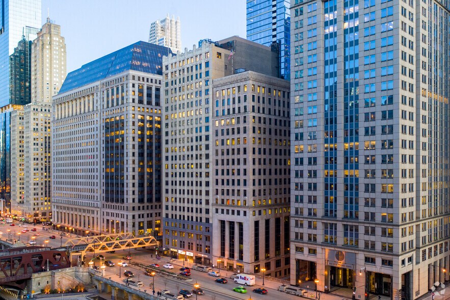 More Photos Of 205 W Wacker Dr, Chicago Office For Lease