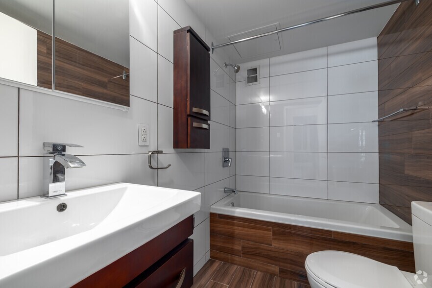 More Photos Of 1400 Av Des Pins O, Montréal Apartments For Sale