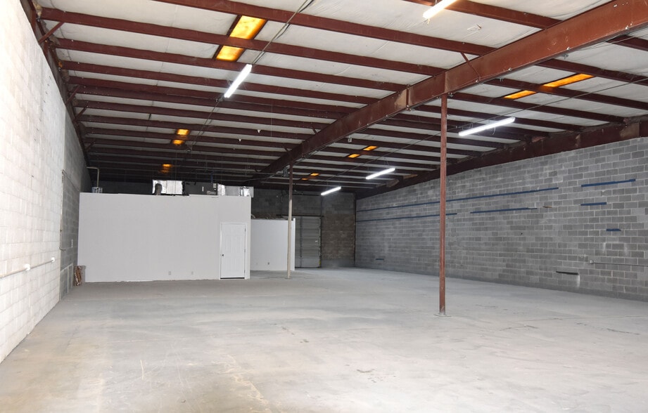 More Photos Of 2832 Logan St, Nashville Warehouse For Lease