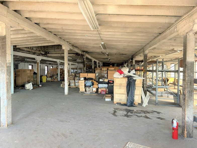 More Photos Of 901-909 S Carey St, Baltimore Warehouse For Sale